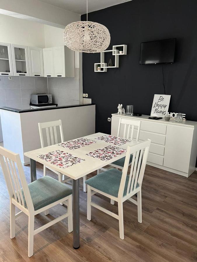Apartman Robi Appartamento Zara Esterno foto
